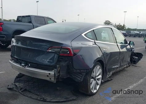 2020 Tesla Model 3 Long Range Dual Motor All-Wheel Drive z USA, uszkodzony, nr VIN 5YJ3E1EB1LF619890